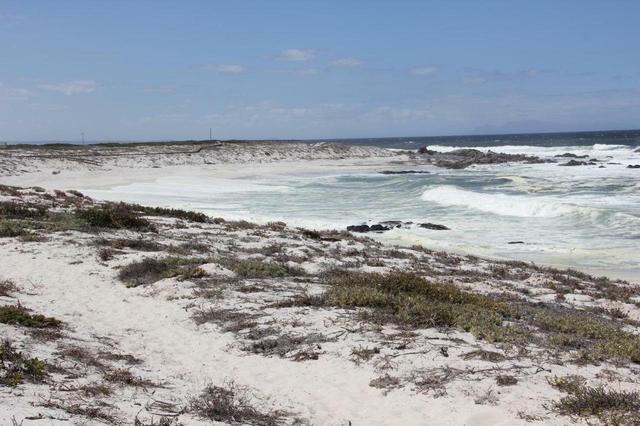 Pearl Bay Beach Home Yzerfontein Exteriör bild